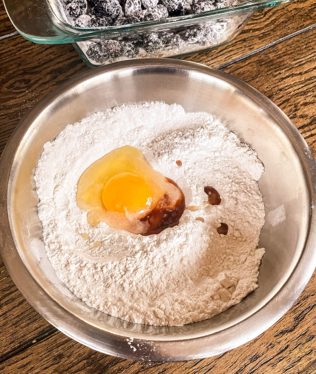 egg and vanille exract in blackberry cobbler